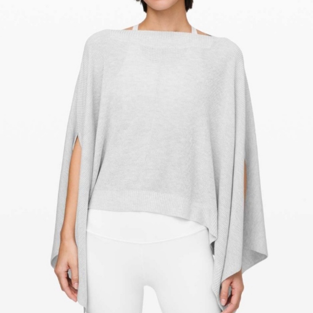 ⚜️ Lululemon Forward Flow Poncho Heathered Core Ultra Light Grey One Size